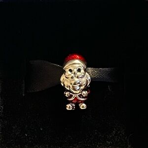 Pandora Santa Charm